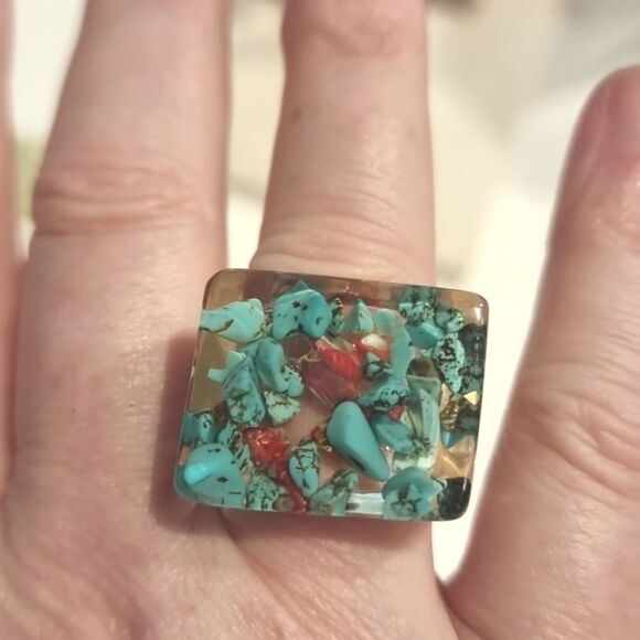 New URBAN OUTFITTERS Turquoise Stone Acrylic Ring - Picture 4 of 8